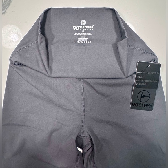 NWT - 90 Degree by Reflex - Women's Running Shorts - M - Picture 3 of 3